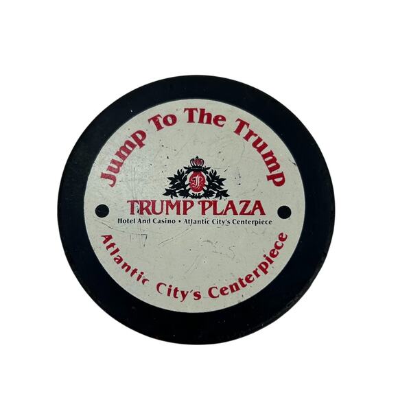 Vintage 1980s Trump Castle Hotel & Casino NJ Devils Hockey Puck Team Signatures - Picture 2 of 2